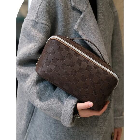 42 Pops Handbags - Vegan Leather Checkered Make Up Bag  - Brown 4.73 x 9.84 x 4.73